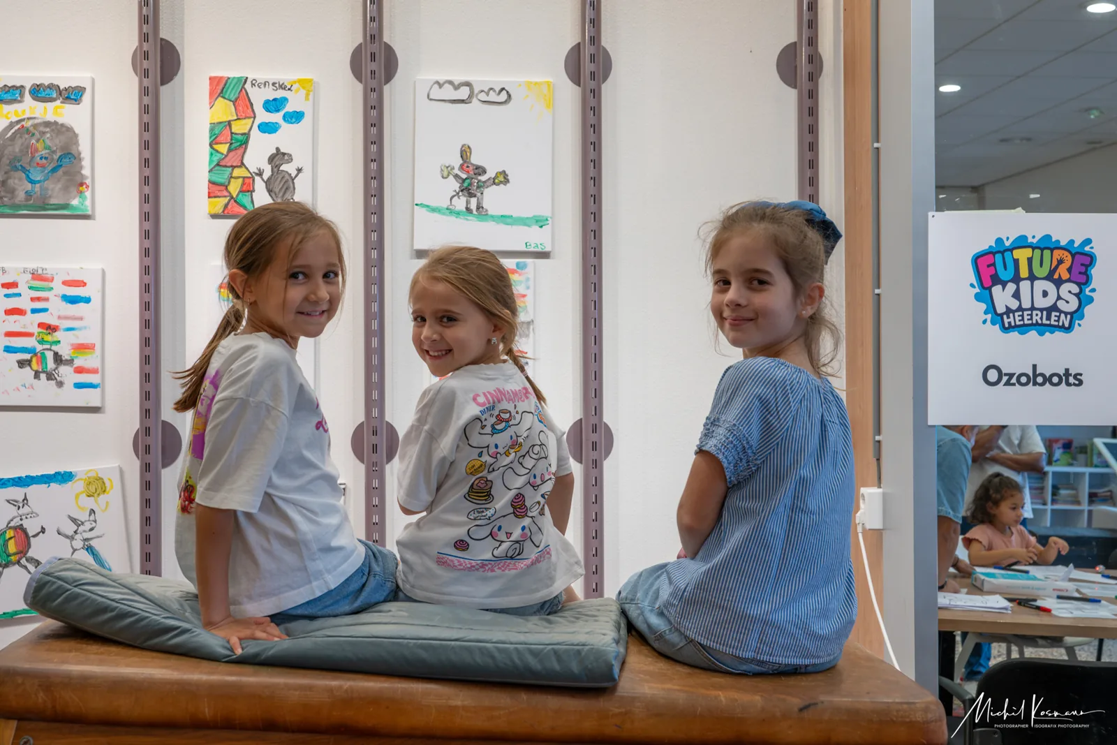 Kinderen bij een kleurrijke presentatie tijdens de eerste editie van Future Kids